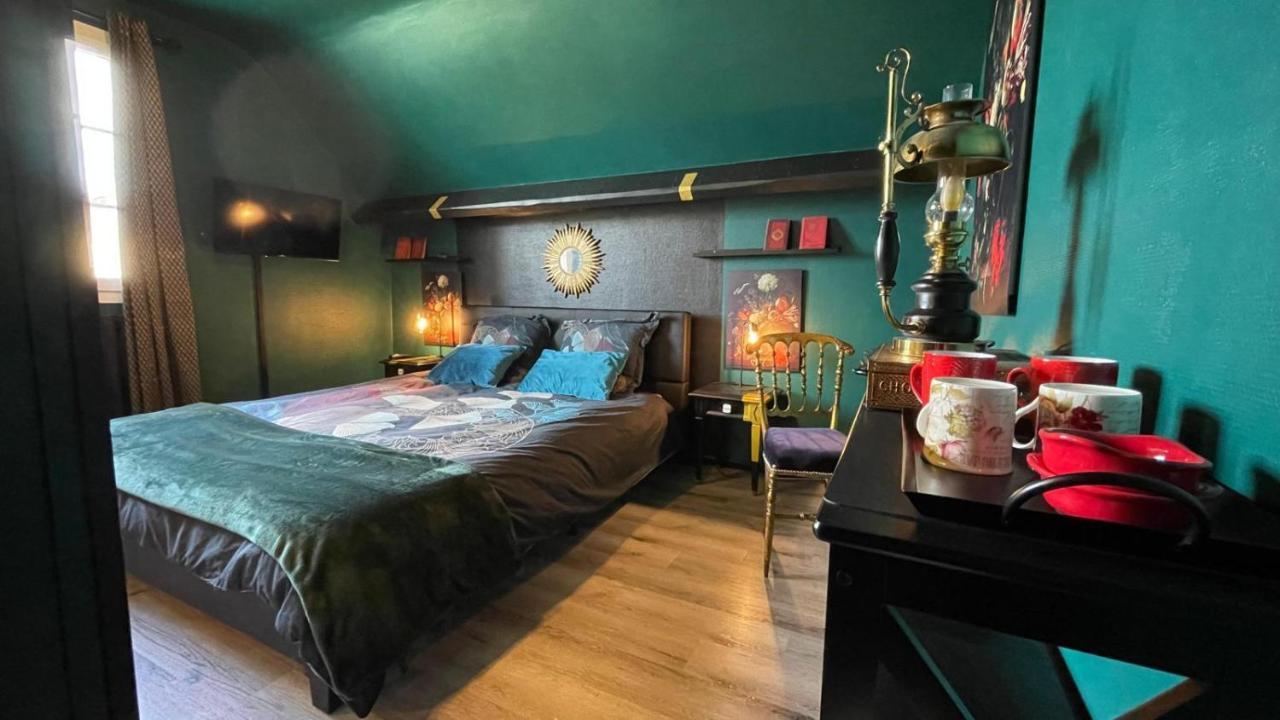 Les Nuits Victoriennes Bed & Breakfast Saint-Germain-du-Corbeis Dış mekan fotoğraf